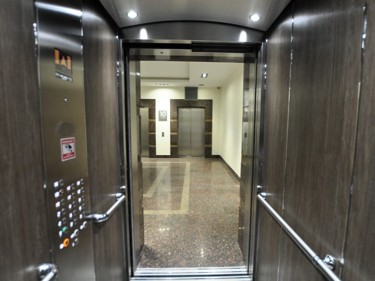 Офисы от 950 до 1100 кв.м. в аренду и продажу в Москве и Московской области